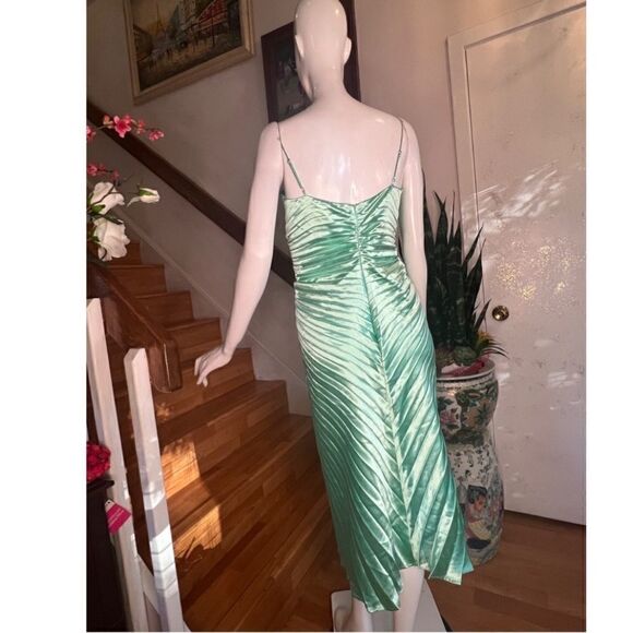 Anthropologie Delfi Collective V-Neck Pleated Midi Dress - Picture 7 of 7